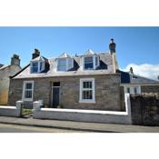 Shore Cottage Anstruther- stylish home by the sea