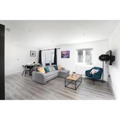 Skyvillion - London Enfield Chase Apartments with Parking & Wifi