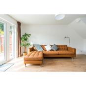 Sleek and Stylish 2BD Home with a Garden Anerley