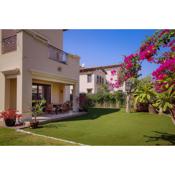 Spacious,amazing villa with a beautiful blooming garden!