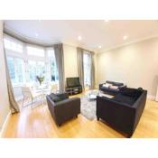 Spacious and Luxury Apartment in the heart of Knightsbridge with AC