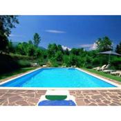 Spacious Holiday Home in Amandola with Swimming Pool