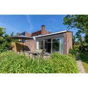 Spacious holiday home within walking distance of the beach in Nieuwvlietbad