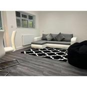 Spacious & Modern CENTRAL 1 bed Apartment with OUTSIDE space