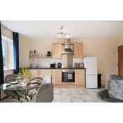 Spacious Modern Flat with Free Parking by Xenox Property Group