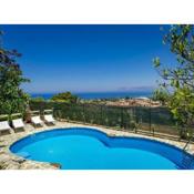 Spacious Villa in Castellammare del Golfo with Swimming Pool