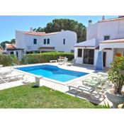 Spacious villa in the typical Portuguese style with private swimming pool near Vilamoura