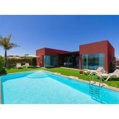Special Villa with private heated pool 8m x 4m and Bbq