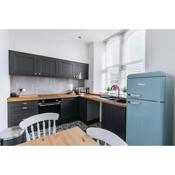 ST MARYS APARTMENT - Modern Apartment in Charming Market Town in the Peak District