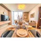 STAY Luxurious & Spacious 2 Bedroom Holiday Home Near Burj Khalifa