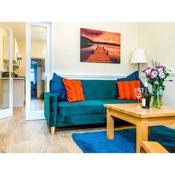 Stay Near York Racecourse At The Victoria - Free Parking - York Holiday Home