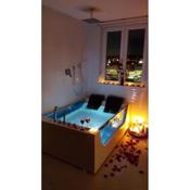 Studio-Apartment VAL - Luxury massage chair - Private SPA- Jacuzzi, Infrared Sauna, , Parking with video surveillance, Entry with PIN 0 - 24h, Book without credit card