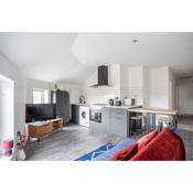 Stunning 2 Bed apartment close to city centre