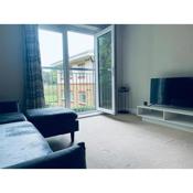 Stunning 2-Bed Apartment in Crawley
