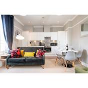 Stunning 2 bedroom apartment with parking in a central location