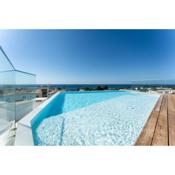 Stunning 3 BDR Flat W/ Rooftop Pool by LovelyStay