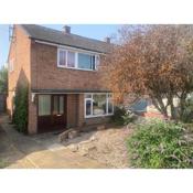 Stunning 3 -Bed semi detached House in Cambridge