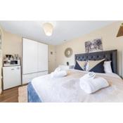 Stunning Double Bed Room In Isleworth TW7