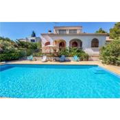 Stunning home in Bouzigues with Outdoor swimming pool, 3 Bedrooms and WiFi