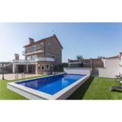 Stunning home in Ceminac with Jacuzzi, WiFi and Outdoor swimming pool