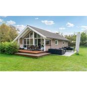Stunning home in Sjllands Odde with Sauna, WiFi and 4 Bedrooms