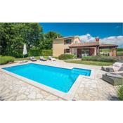 Stunning home in Vosteni w/ Outdoor swimming pool and 3 Bedrooms