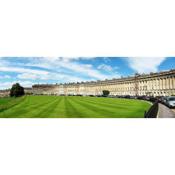 Stunning Royal Crescent Apartment with 3 Bedrooms