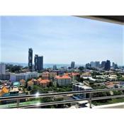 Stunning sea and city views from this 20th floor condo in cental Pattaya