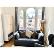 Stylish 1 Bedroom Apartment 3 mins walk from Mile End Station