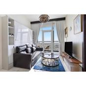 Stylish 1BR Apartment with Canal View