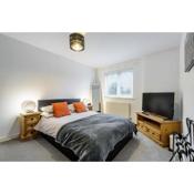 Stylish 2 Bedroom Apartment, Central Exeter, Parking on Site