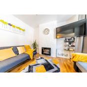 Stylish 3-bed Apartment with Free Parking and Wi-Fi