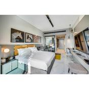 Stylish canal view apartment in Business Bay