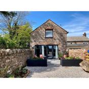 Stylish & cosy barn minutes from the Lake District