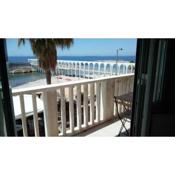 Suite beachfront near the station and Port, 5 beds