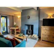 Sun Street Cottage - with log burner and beautiful Summerhouse