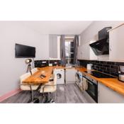 Super Central 4 Bedrooms Apartment by Calton Hill