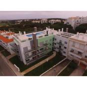 Superb 2 Bed apartment with Roof Top Pool, close to Falesia Beach AT10