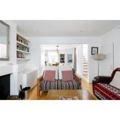 Superb 2 Bed Townhouse next to The Level Park