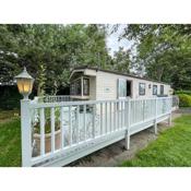Superb Caravan With Decking At Southview Holiday Park Ref 33093s