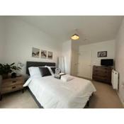 The Apartment Brixton - Modern Double Room with En-Suite - A Homestay