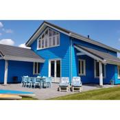 The Blue House - Luxurious Waterfront Villa Zeewolde