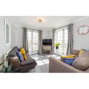 The Boulevard - Stunning 3 Bedroom Apartment With Free Parking