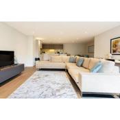The Hampstead Place - Elegant 3BDR Flat with Patio