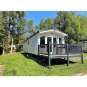 The Warrens - 2 bed caravan for 4 & private hot tub