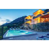 Three-Bedroom Holiday home Omis with an Outdoor Swimming Pool 08
