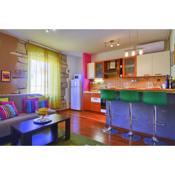 Top Center Room & Apartment with FREE private parking