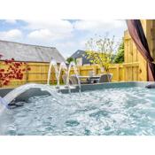 Toppesfield Hall Luxury Cottage with Hot Tub