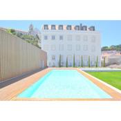 TP Maestro 74, Lisbon Luxury & Swimming Pool