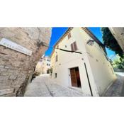 traditional town house central Spoleto - car unnecessary - wifi - sleeps 10